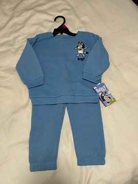 Set two piece bluey-sky blue size 18 m